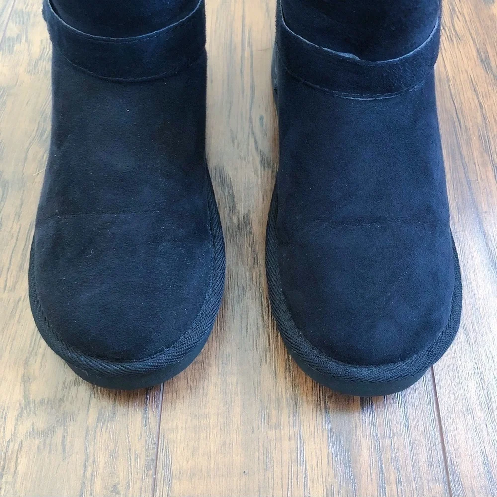 Arizona • faux shearling ankle booties black suede fur harness short low Y2K